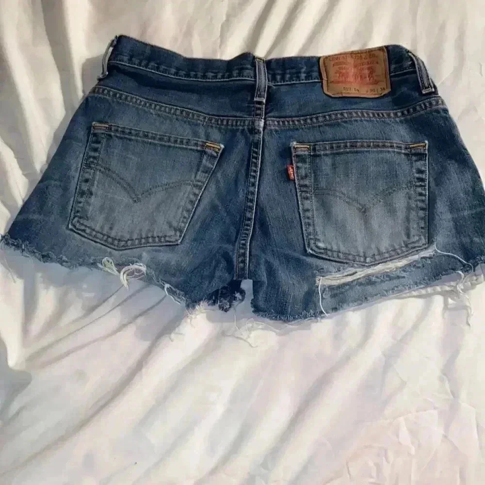 Country Thunder festival rodeo Levi’s cutoffs dorm ready Jean shorts S